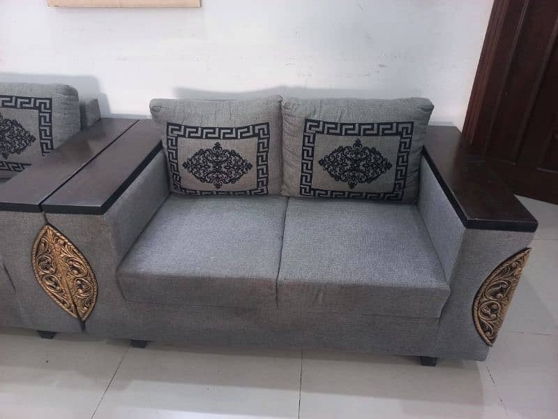 3 Seater sofa for sale urgently 0