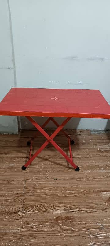 plastic folding table 0