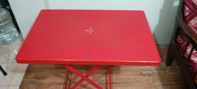 plastic folding table 1