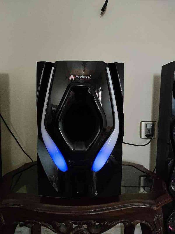 Audionic buffetts and speaker 105 model 3