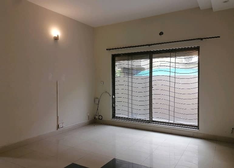 Good 10 Marla House For sale In Askari 11 - Sector A 1