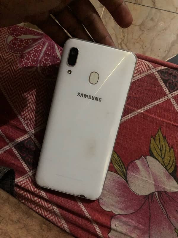 samsung A30 ok phone ha good condishion ha 1