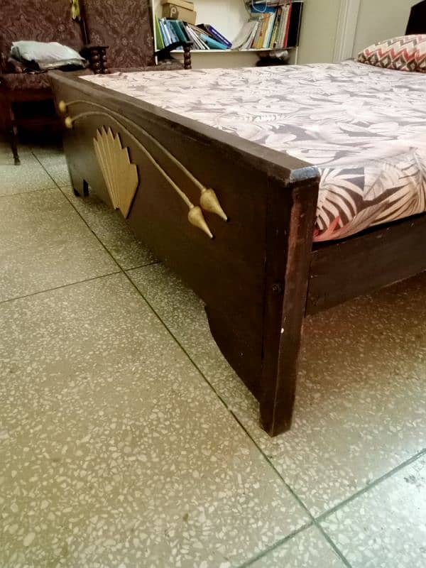 Wooden Queen Size Bed 2