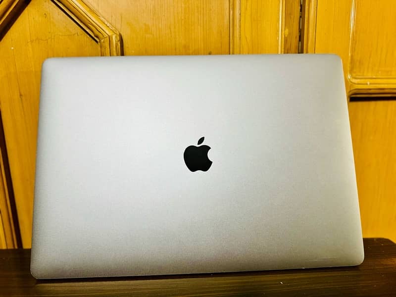 Macbook Pro 2019 32GB/1TB/4GB 6