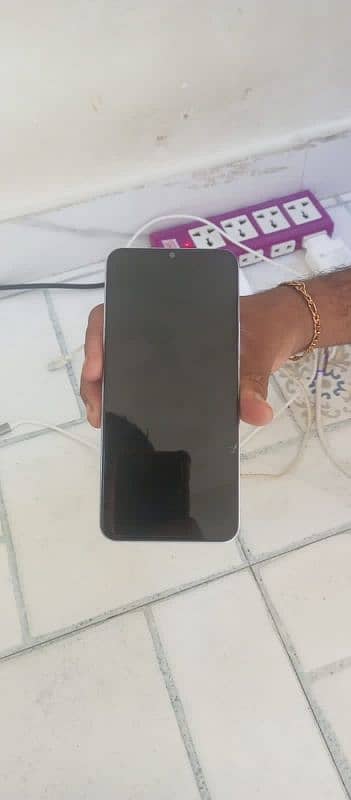 price 22 Hwzar Vivo Y20 4/64  Candistion  saf hr dubl sim 4