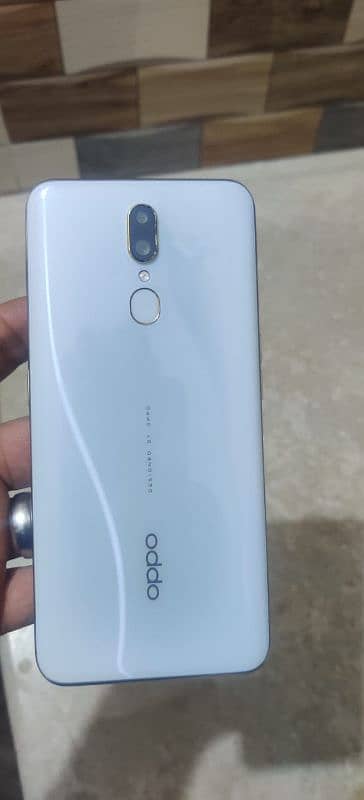 oppo F11 0