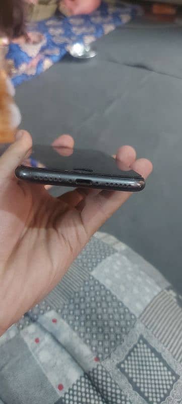 Iphone 8 64 GB PTA Block 2