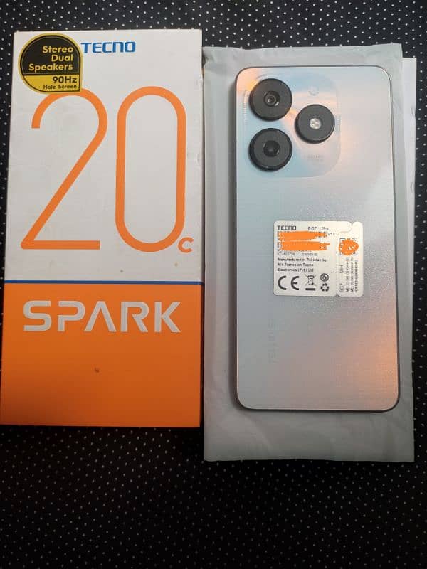 Tecno Spark 20C box open ex Spark20-pro-smart8pro-hot40-not50-13C-go24 0