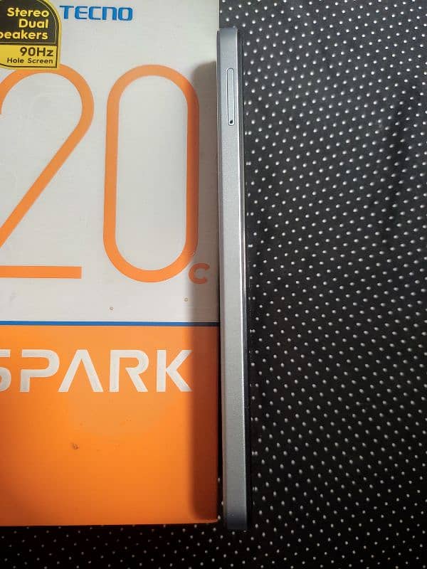 Tecno Spark 20C box open ex Spark20-pro-smart8pro-hot40-not50-13C-go24 2