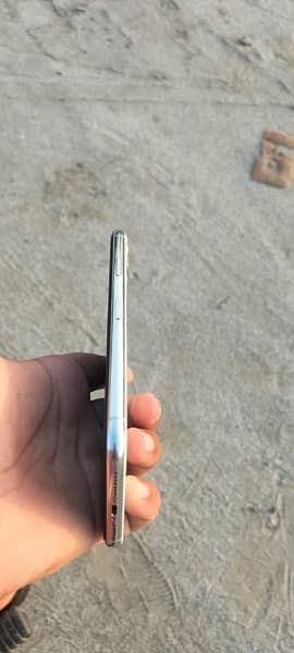 iphone 11 pro max 512 gb jv battery 81% good condition 3