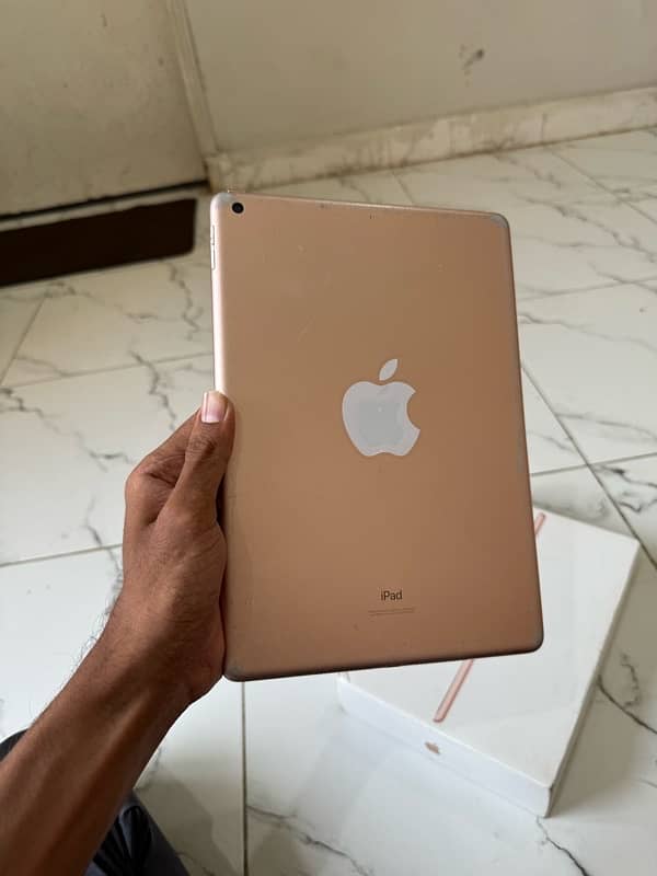 ipad 8th gen with box 6