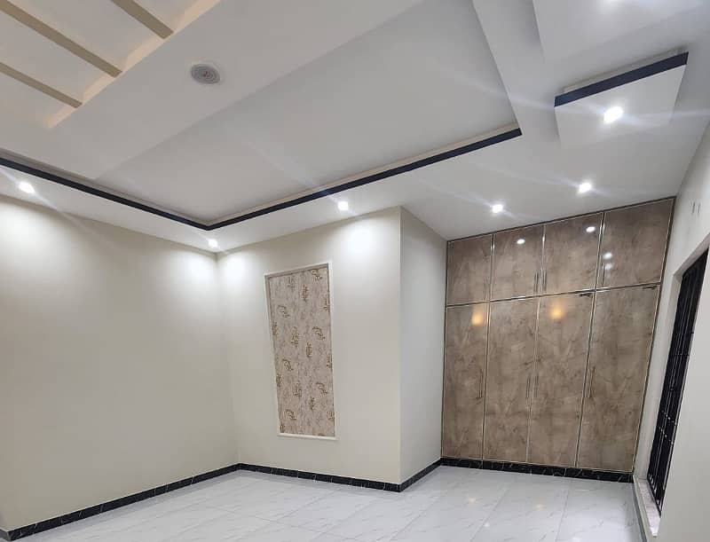 10 MARLA PORTION FOR RENT AT THE PRIME LOCATION OF JOHAR TOWN NEAR JINNAH HOSPITAL 7