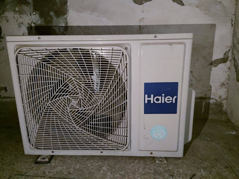 Haier 1.5 ton inverter heat and cool within warranty 1