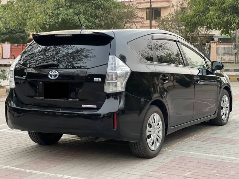 TOYOTA PRIUS ALPHA 2012 2016 4