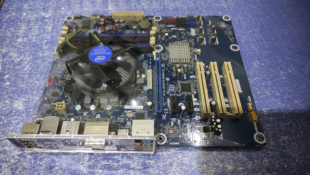 Gaming Full ATX Motherboard + Heatsink 2nd Generation 1