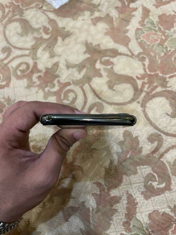 iphone 11 pro max PTA 256gb 2