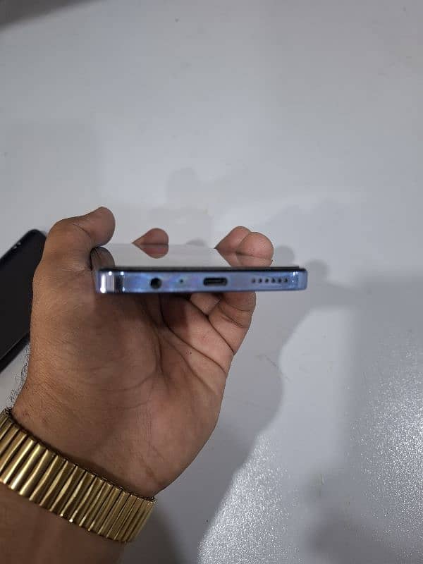 Techno Camon 20 pro 9