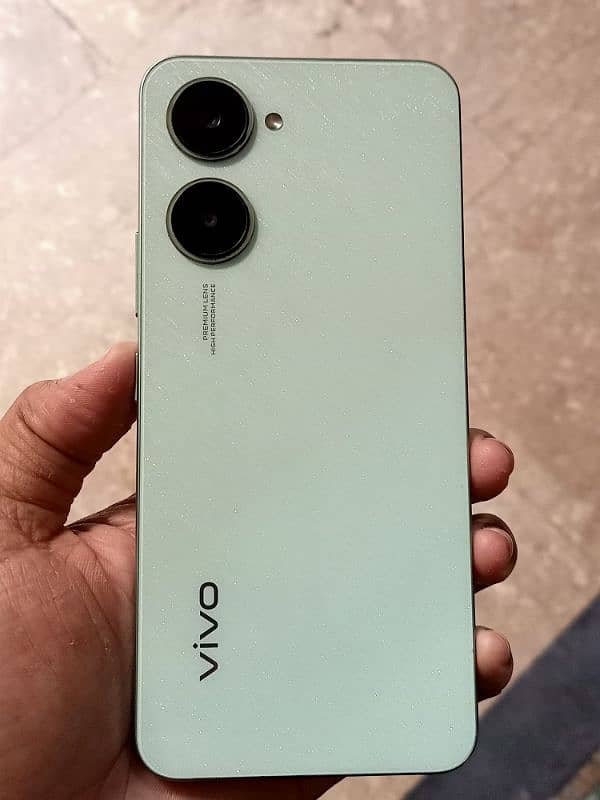 vivo Y03 4/64 only two months used 1