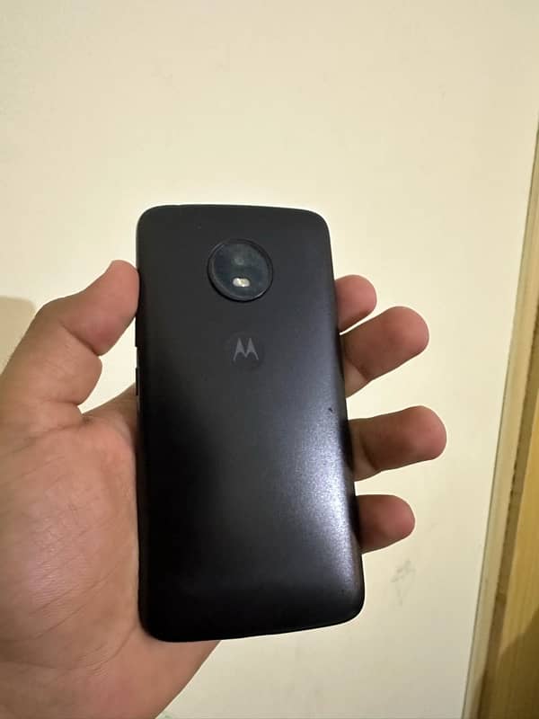 Moto e4 1