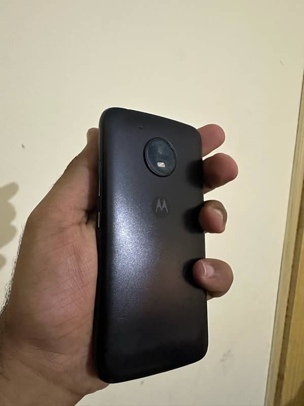 Moto e4 3