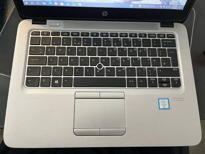 HP G3 820 i5 6th generation 4