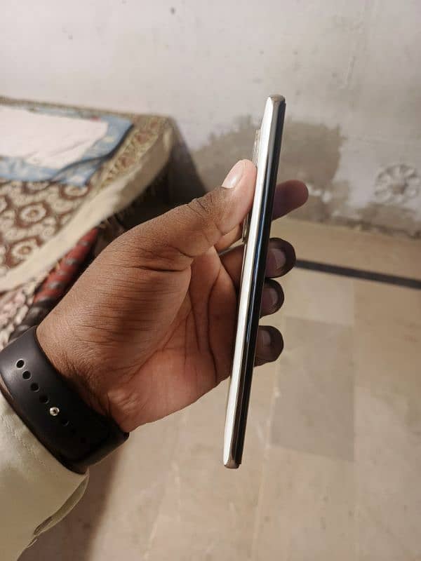 Infinix zero 30 Edge 4