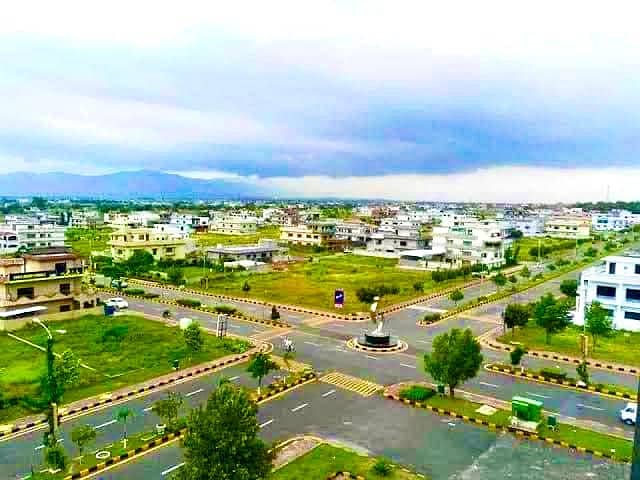 SIZE 30/60 PLOT AVAILABLE FOR SALE MULTI F-17 ISLAMABAD ALL FACILITY AVAILABLE CDA APPROVED SECTOR MPCHS 4