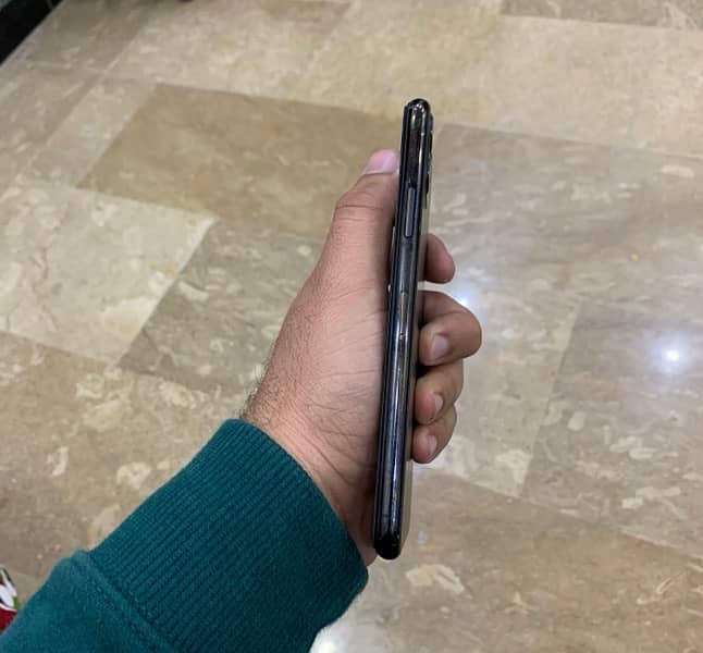 Iphone 11 pro Max 17