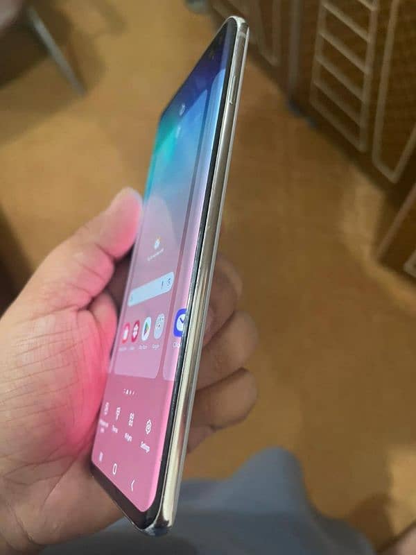 Samsung S10 plus 5g 9/10 condition non pta 5