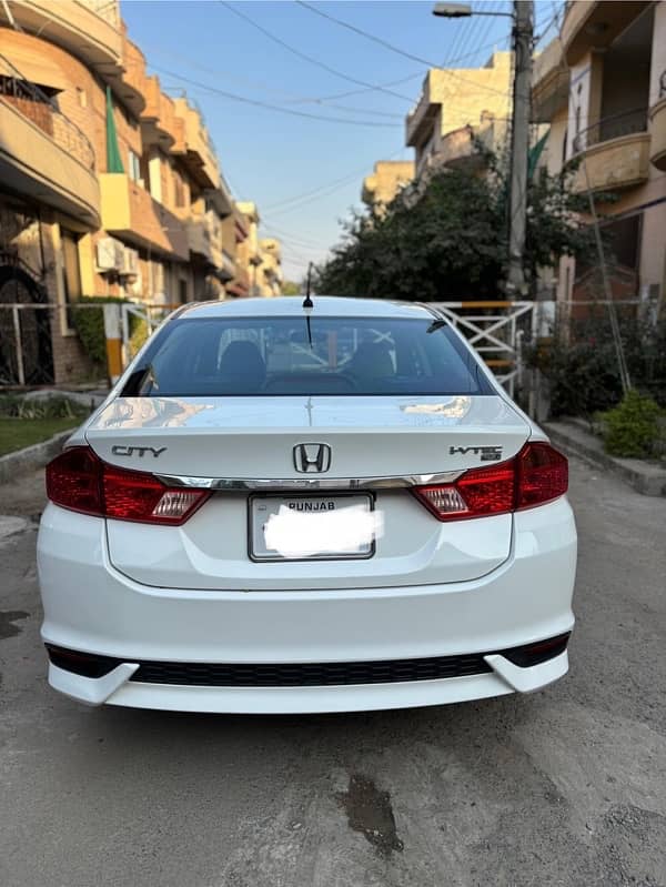 Honda City 2021 Total Genuine 1st Owner (11,000kms driven) 1