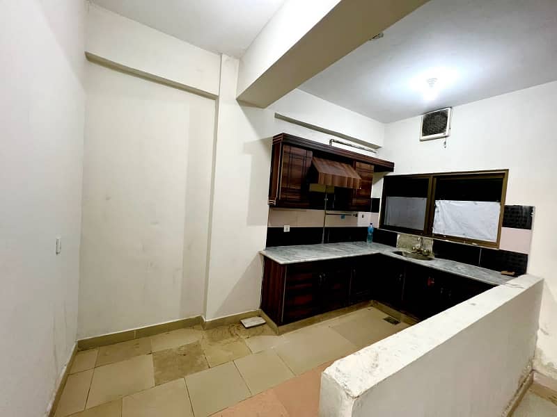 870 2 BEDROOM FIRST FLOOR FLAT FOR SALE MULTI F-17 ISLAMABAD 4