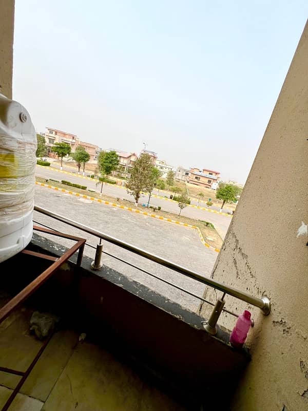 870 2 BEDROOM FIRST FLOOR FLAT FOR SALE MULTI F-17 ISLAMABAD 8