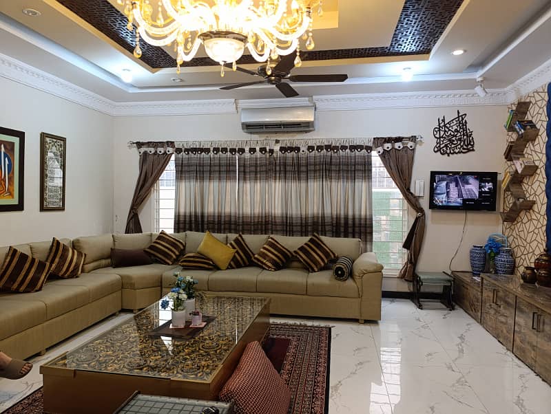 Kanal beautiful House In Dha Phase 8 Ex Air Avenue 5