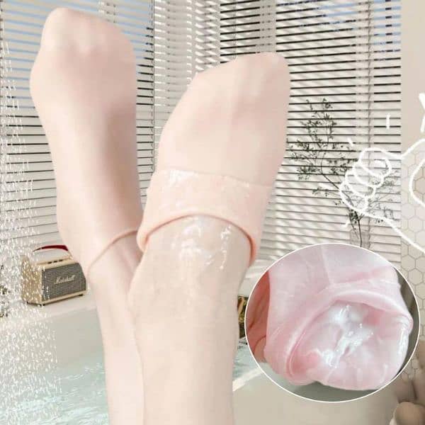 Silicone Socks l Free Delivery l 1 Pair l Anticrack Moisturizing Socks 4