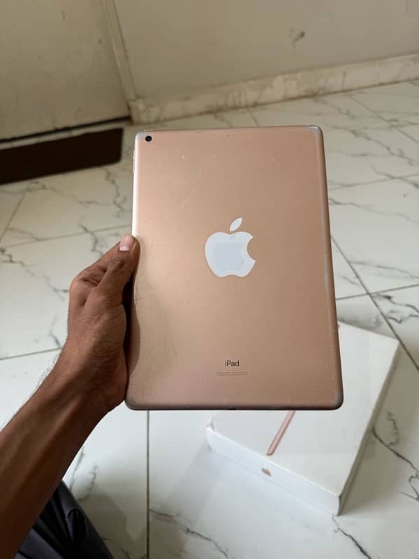 ipad 8th gen with box 5