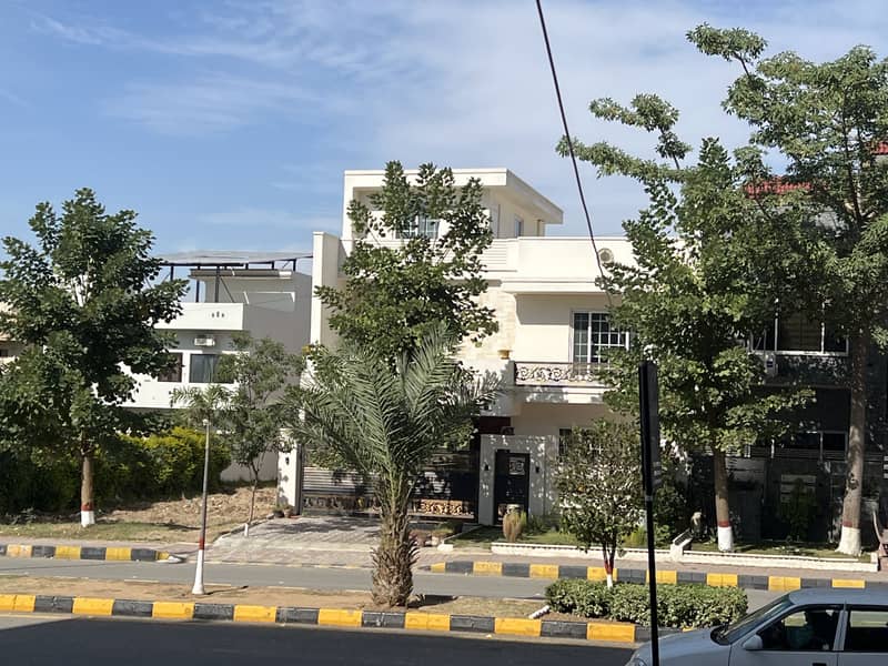 10 MARLA GROUND PORTION FOR RENT F-17 ISLAMABAD ALL FACILITY AVAI 10