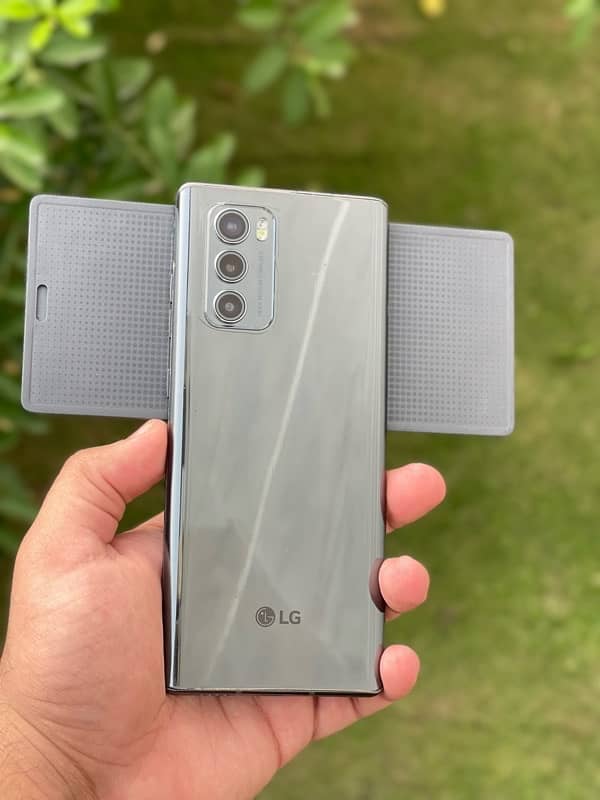 Lg wing Dual screen phone 2