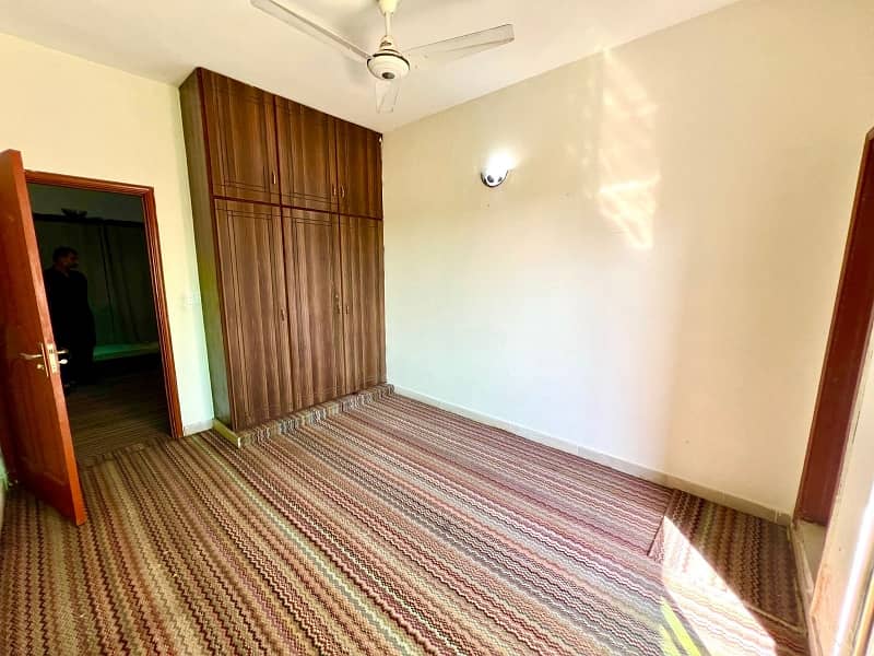 1220 SQ FT 3 BEDROOM FLAT FOR SALE MULTI F-17 ISLAMABAD SUI GAS 7