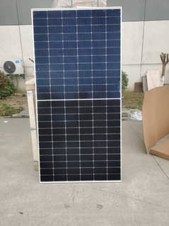 JA Solar Panel is a high-performance photovoltaic output of 550 watts