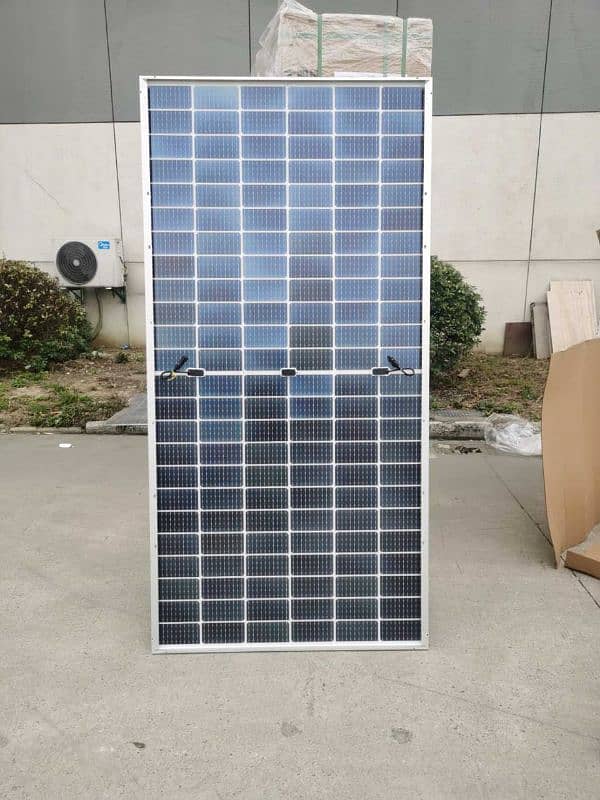 JA Solar Panel is a high-performance photovoltaic output of 550 watts 1