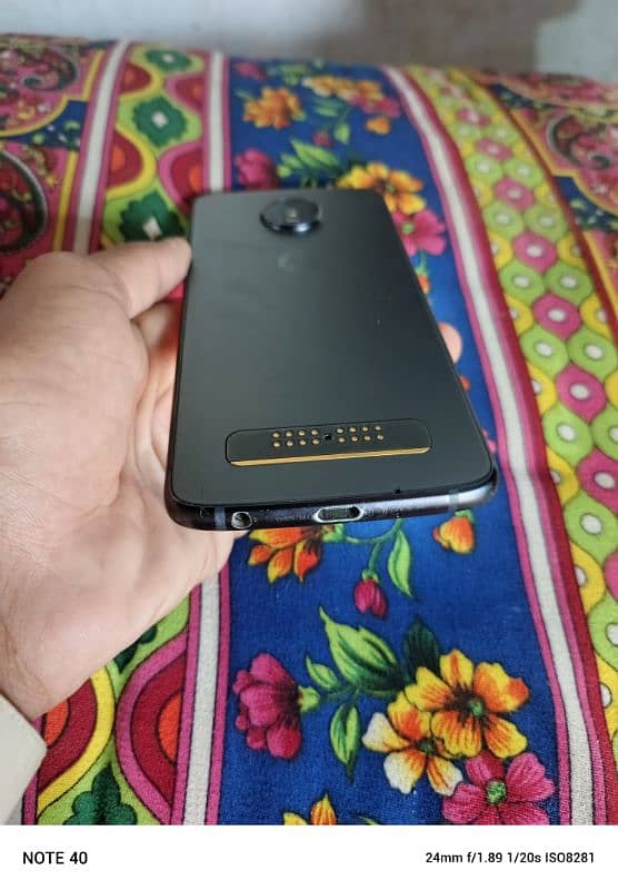 Moto Z4 4/128 10/10 Condition Indisplay Fingerprint 2