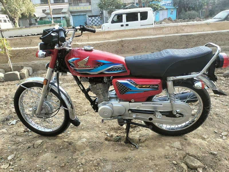 Honda 125 model 24 Hyderabad number 03142260991 1