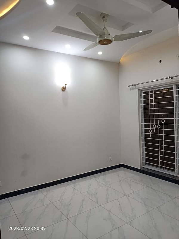 5 MARLA BEAUTIFUL HOUSE AVAILABLE FOR RENT IN DHA 11 RAHBER 5