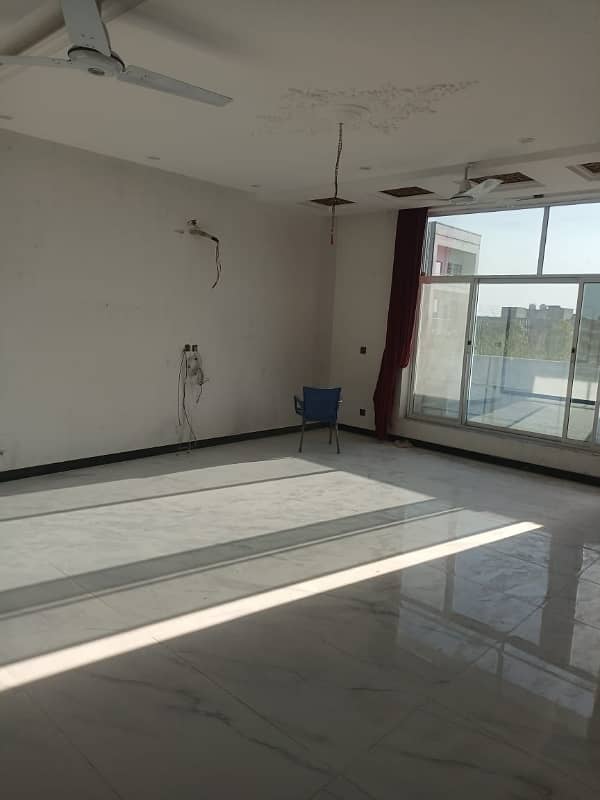 1 Kanal Independent Upper Portion For Rent 6