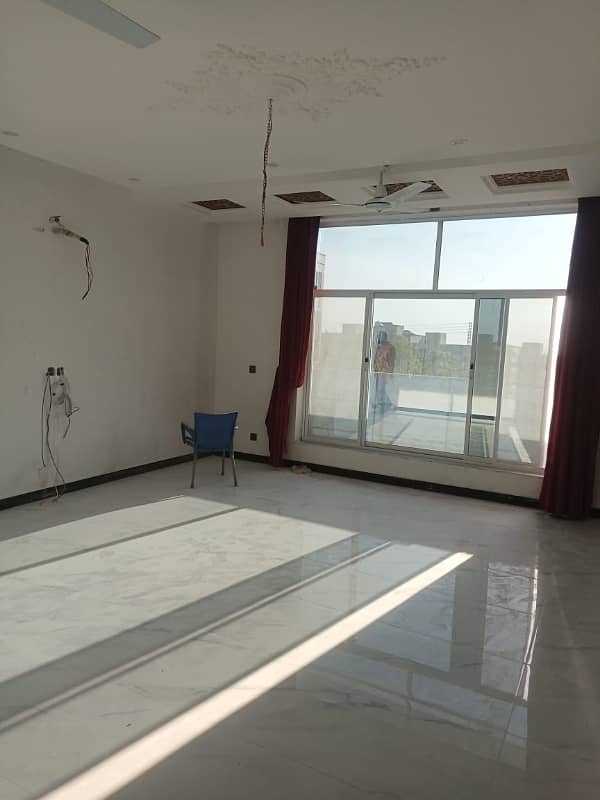 1 Kanal Independent Upper Portion For Rent 8