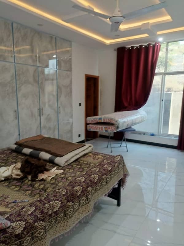 1 Kanal Independent Upper Portion For Rent 9