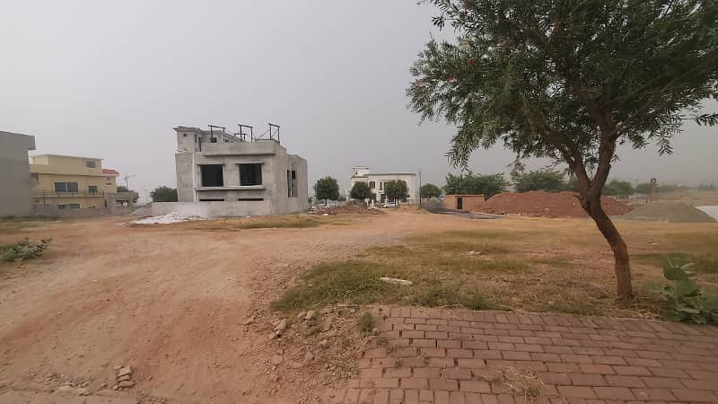 Bahria Enlcave ISB, Sector: M, Street: 15, 10 marla possessionable plot 0