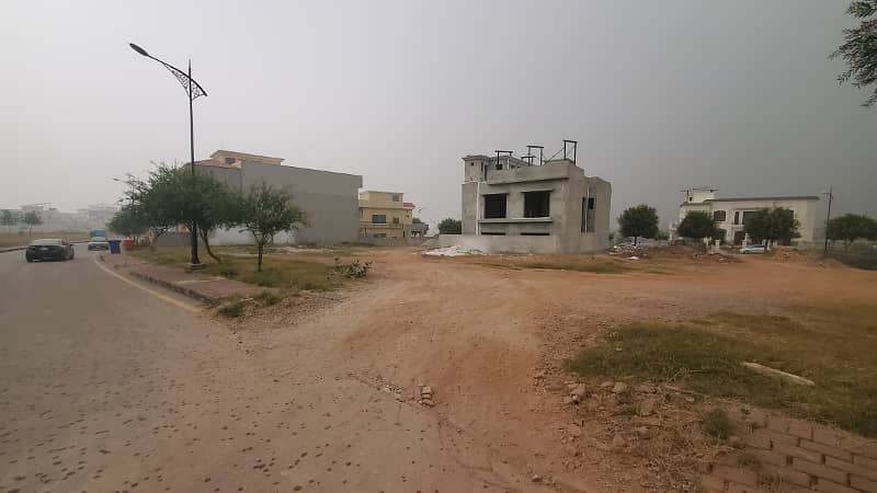 Bahria Enlcave ISB, Sector: M, Street: 15, 10 marla possessionable plot 1