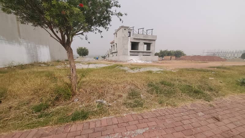 Bahria Enlcave ISB, Sector: M, Street: 15, 10 marla possessionable plot 11