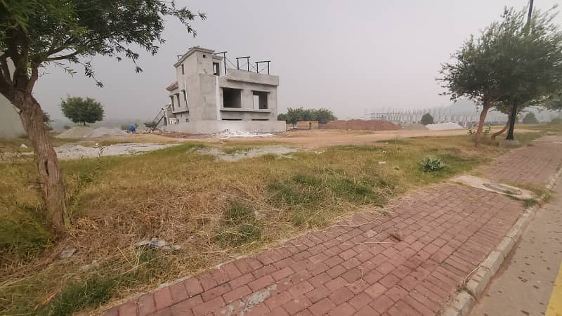 Bahria Enlcave ISB, Sector: M, Street: 15, 10 marla possessionable plot 13